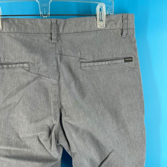 Volcom Shorts Men 32 Gray Chino Casual Streetwear Skate Everyday - Picture 3 of 12